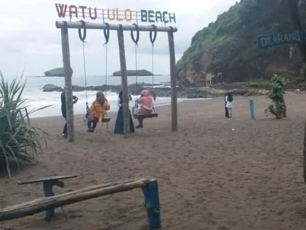 Jelang Nataru, Wisata Watu Ulo Mulai Ramai Pengunjung