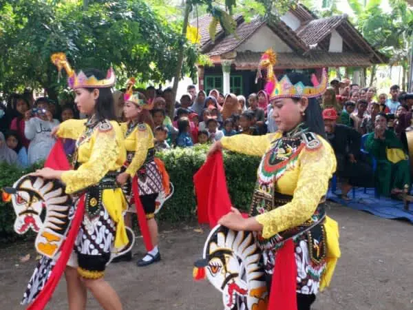 Sembilan Bulan Fakum, Sanggar Kesenian Jember Ini Kembali Tampil