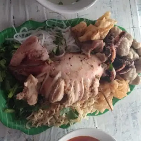 Kuliner Bakso Cumi Hadir di Jember