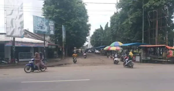 Menjelang Tahun Baru, Pasar Ambulu Jember Sepi