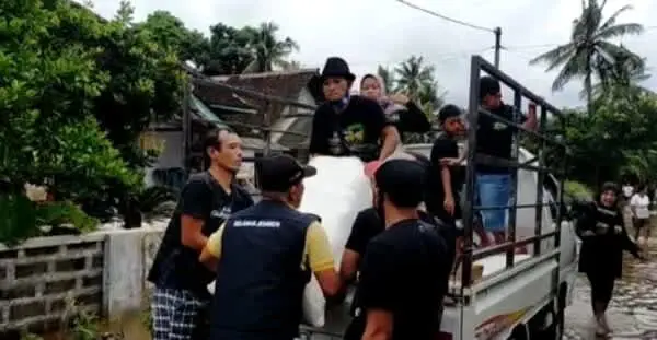 Komunitas BB Salurkan Bantuan Korban Banjir di Wonosari – Tempurejo
