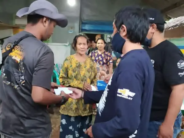 JBC Sumbang Donasi Korban Banjir sungai Bedadung di Patrang