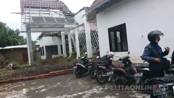 Setahun Ambruk, Pendopo Kecamatan Jenggawah Mangkrak