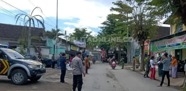 Dimasa PPKM Darurat, Kapolsek Mumbulsari Ajak Warga Mengheningkan Cipta