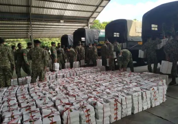 Jum’at Berkah, Batalyon Raider 509/BY Bagikan 3.865 Nasi kotak