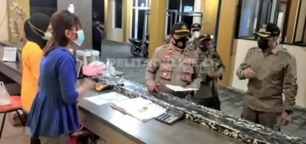 Razia Hotel, 1 Pasangan Remaja Bukan Suami Istri Diamankan Petugas