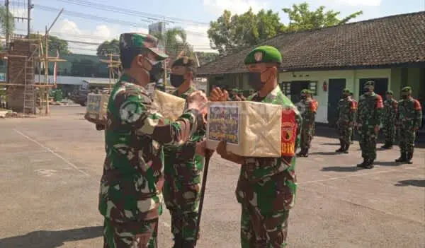 Apresiasi, Dandim 0824 Salurkan Bansos Untuk Babinsa Se – Jember