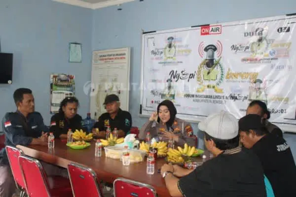 Ciptakan Kesadaran Berlalu lintas, Satlantas Jember Gandeng FWLM Edukasi Masyarakat