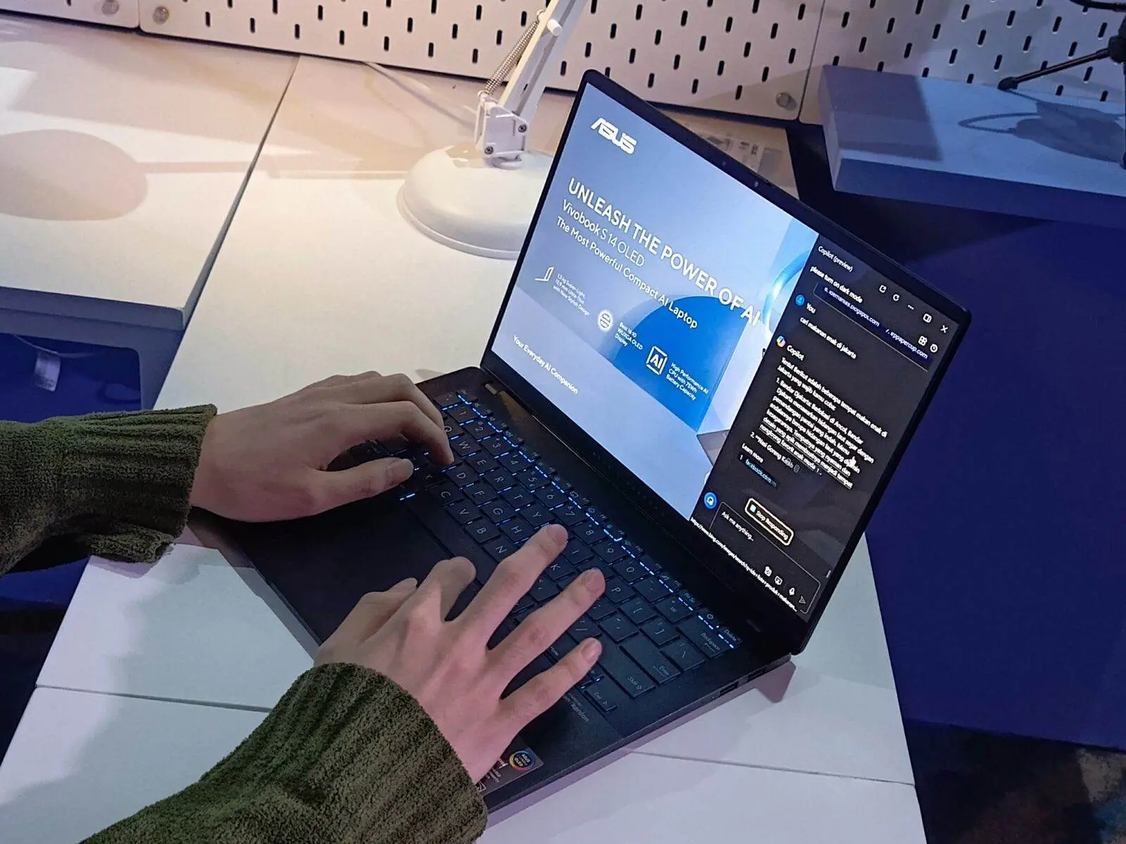 6 Keunggulan Laptop AI, Lebih Cepat dan Efisien!